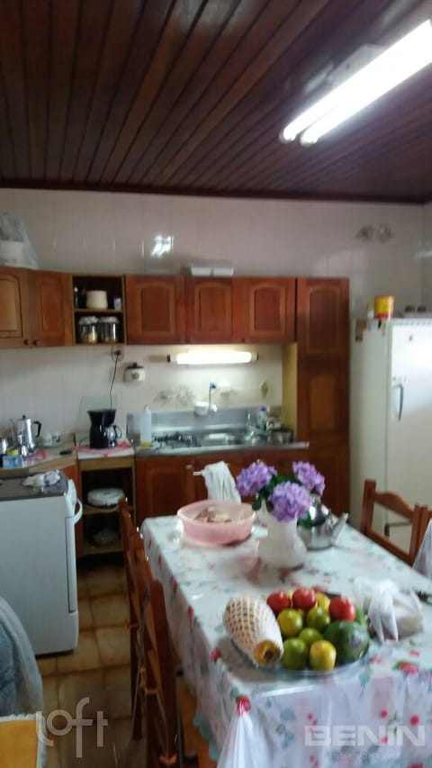 Image 15 - 275008